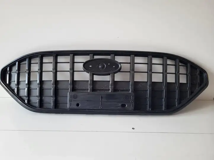 Ford Fiesta (2013 - 2017) Верхняя решетка радиатора — фото 2