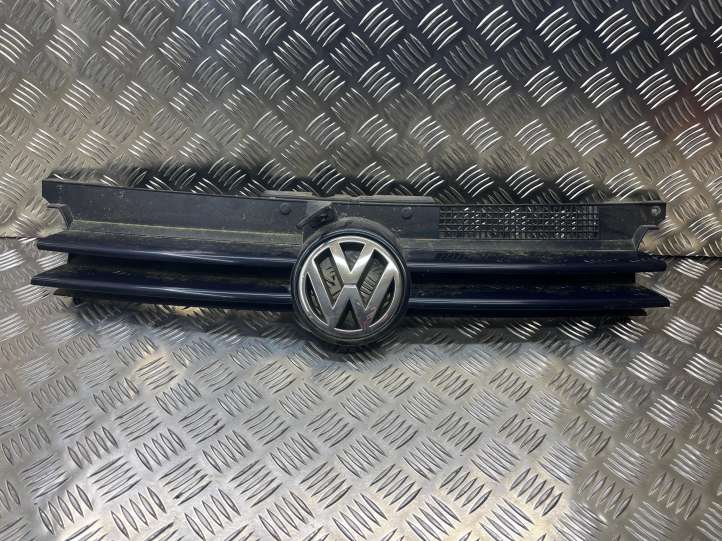 1J0853655D Volkswagen Golf IV Grotelės priekinės