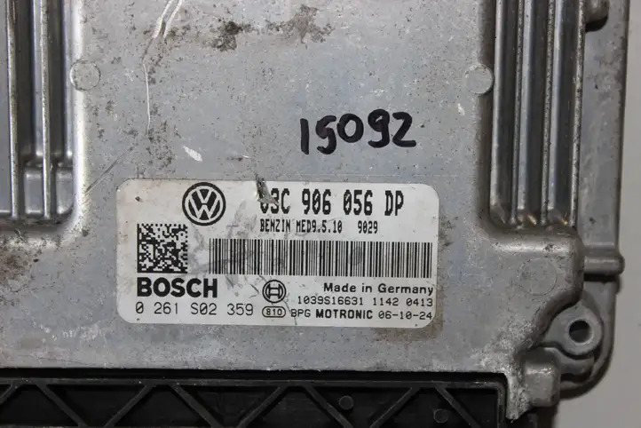Volkswagen Jetta V (2005 - 2010) 03C906056DP Блок управления двигателем (ЭБУ) — фото 2