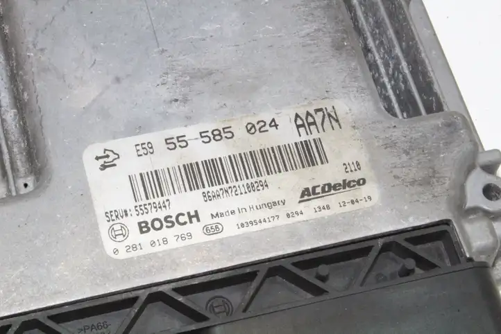 Opel Astra J (2012 - 2015) 55585024 Блок управления двигателем (ЭБУ) — фото 2
