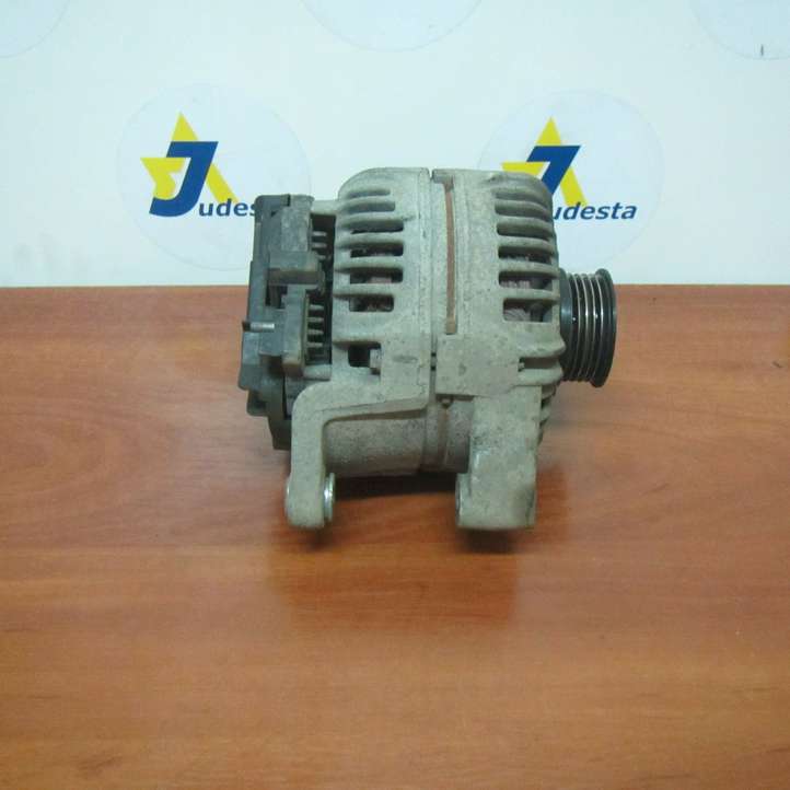 Opel Astra (2004 - 2009)  55556069 Генератор