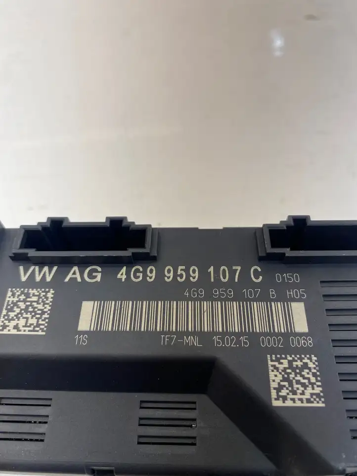 Audi A6 C7 (2014 - 2018) 4G9959107C Прочие блоки управления — фото 5