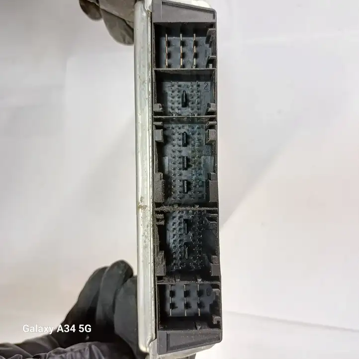 Mercedes-Benz Sprinter W901 W902 W903 W904 (1995 - 2007) A6111531091 Блок управления двигателем (ЭБУ) — фото 2