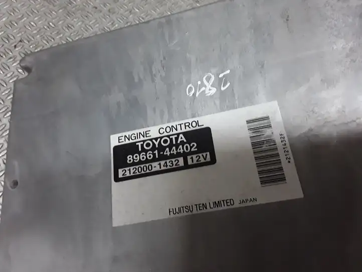 Toyota Avensis Verso (2004 - 2009) 8966144402 Блок управления двигателем (ЭБУ) — фото 2
