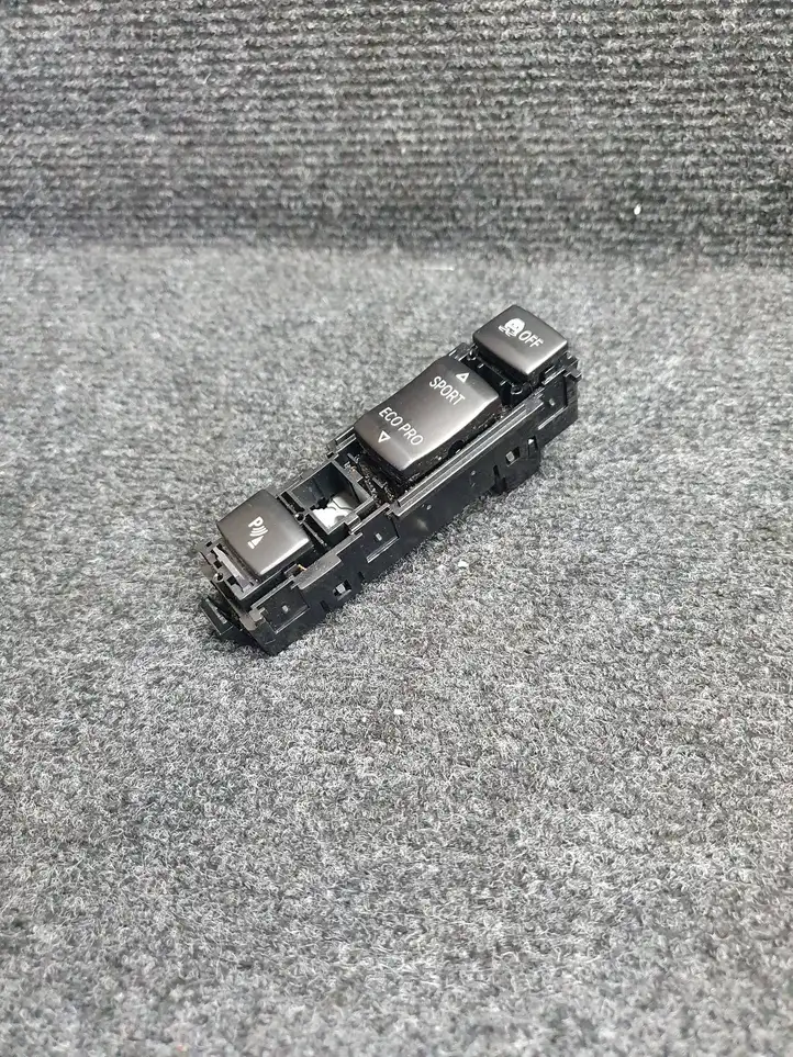 BMW 3 F30 F35 F31 (2012 - 2018) 9252921 Кнопка парктроника — фото 1