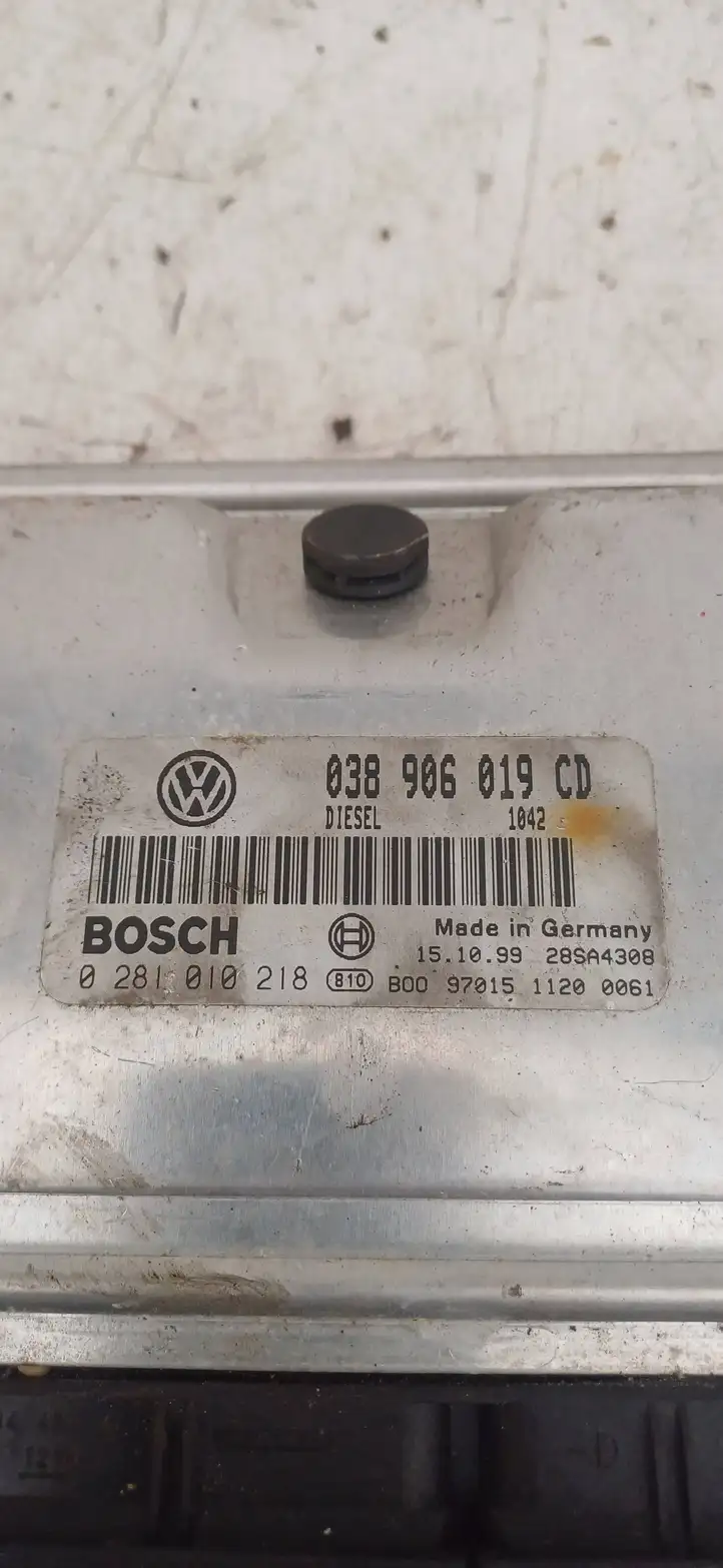 Volkswagen PASSAT B5.5 (2001 - 2005) 038906019CD Блок управления двигателем (ЭБУ) — фото 3