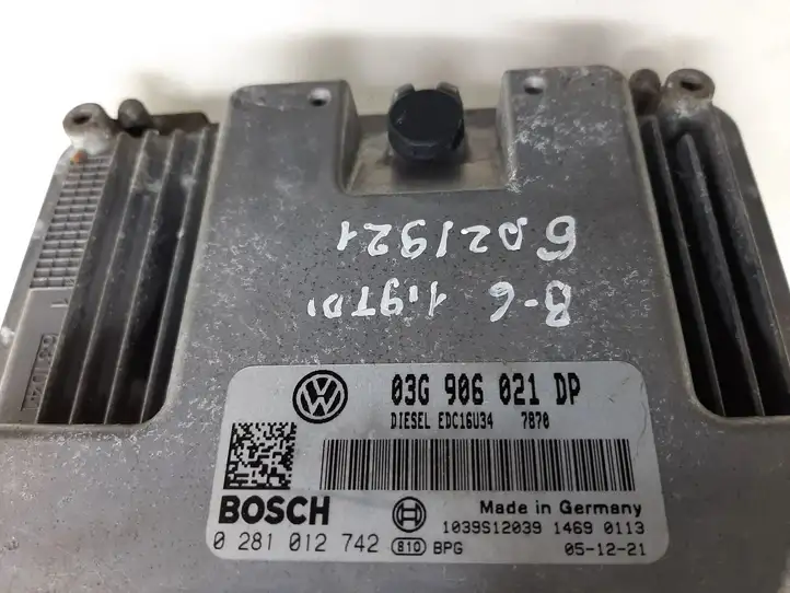 Volkswagen PASSAT B6 (2005 - 2010) 03G906021DP Блок управления двигателем (ЭБУ) — фото 3