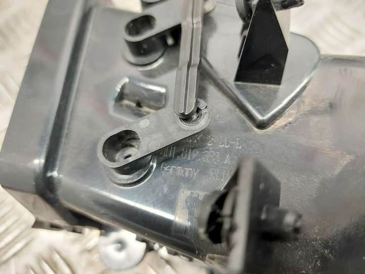 Audi A8 (2010 - 2014)  4H1812353A Воздуховоды