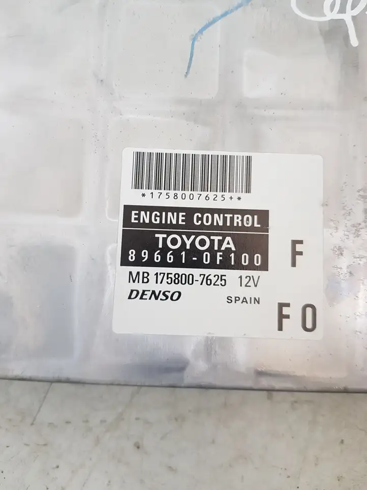 Toyota Corolla Verso E121 (2004 - 2007) 896610F100 Блок управления двигателем (ЭБУ) — фото 3