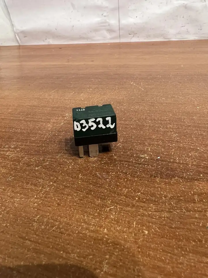 Mercedes-Benz C W203 (2000 - 2007) 0025420319 Реле аварийных фонарей — фото 1