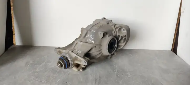 BMW 5 F10 F11 (2009 - 2016)  7584446 Задний редуктор