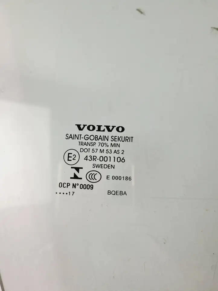 Volvo S90, V90 (2016 - 2020) 43R001106 Стекло передней двери — фото 2