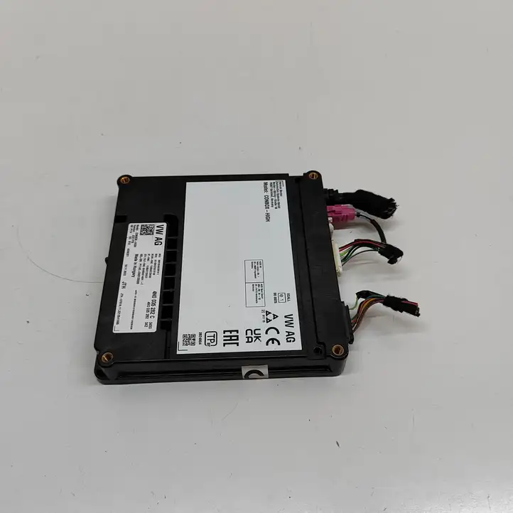 Porsche Taycan 9J1 (2019 - ) 4N0035282C Блок GSM — фото 4