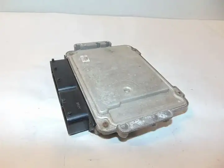 Opel Zafira (1999 - 2003)  0281013593 Блок управления двигателя