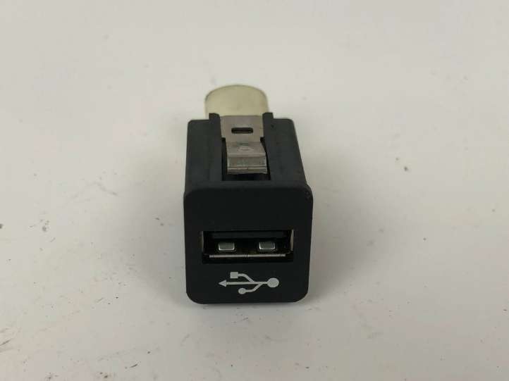 9237656 BMW 5 GT F07 USB jungtis