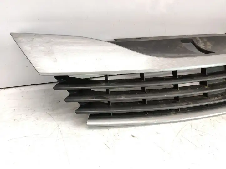 Renault Laguna II (2001 - 2005) 8200012581 Передняя решетка — фото 8