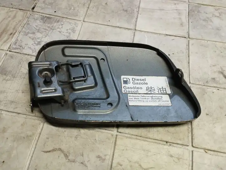 Volkswagen Touareg I (2002 - 2010) 1H0010092L Крышка топливного бака — фото 2