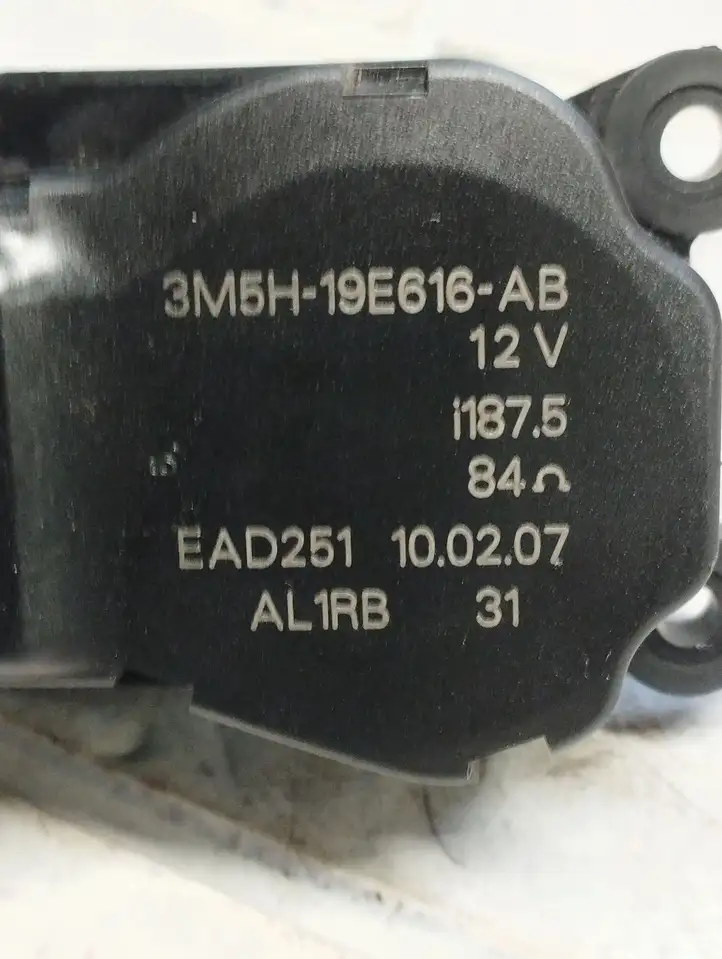 Ford S-MAX (2006 - 2010) 3M5H19E616AB Двигатель задвижки потока воздуха — фото 2