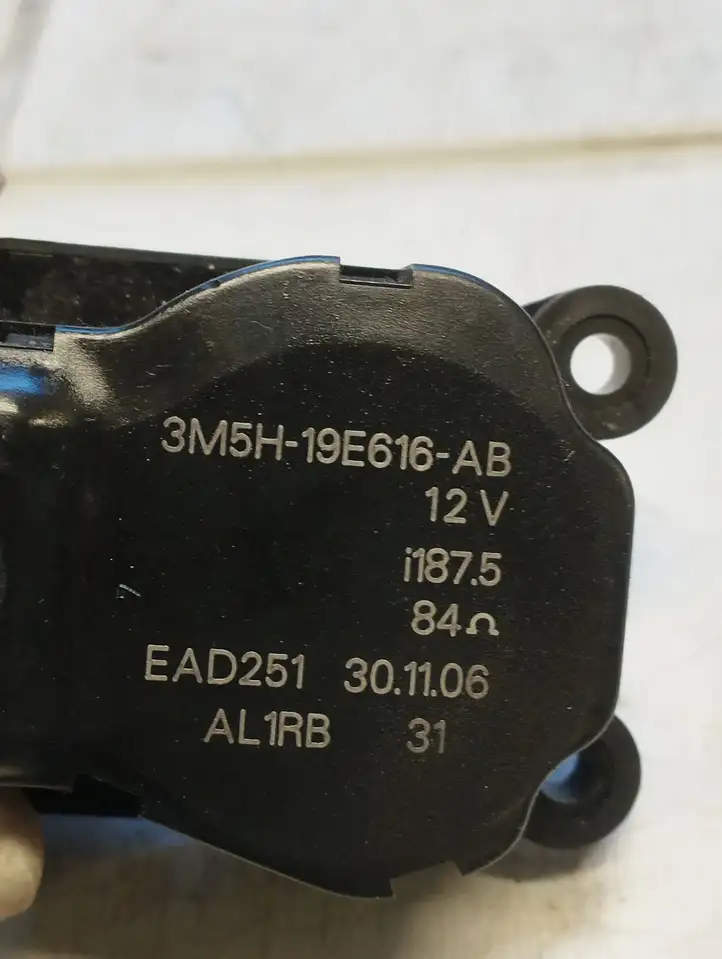 Ford S-MAX (2006 - 2010) 3M5H19E616AB Двигатель задвижки потока воздуха — фото 4
