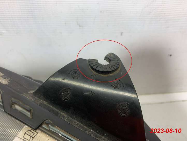 Ford Focus (1998 - 2004)  2M5113W029BE Передняя фара