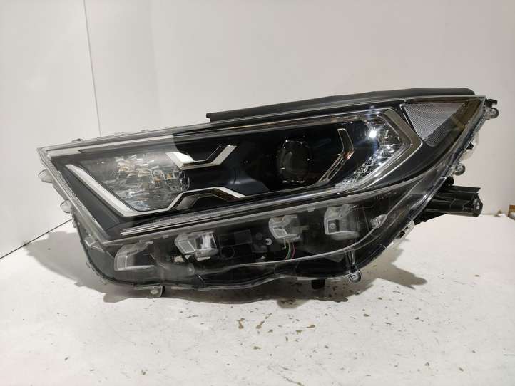 Toyota RAV 4 (XA50) (2018 - )  8118542A30 Передняя фара