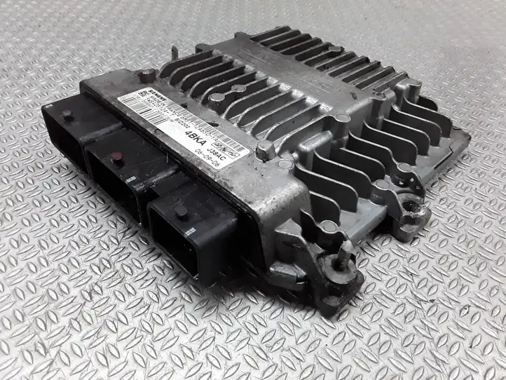 Ford Focus (2005 - 2008)  6M5112A650YA Блок управления двигателя