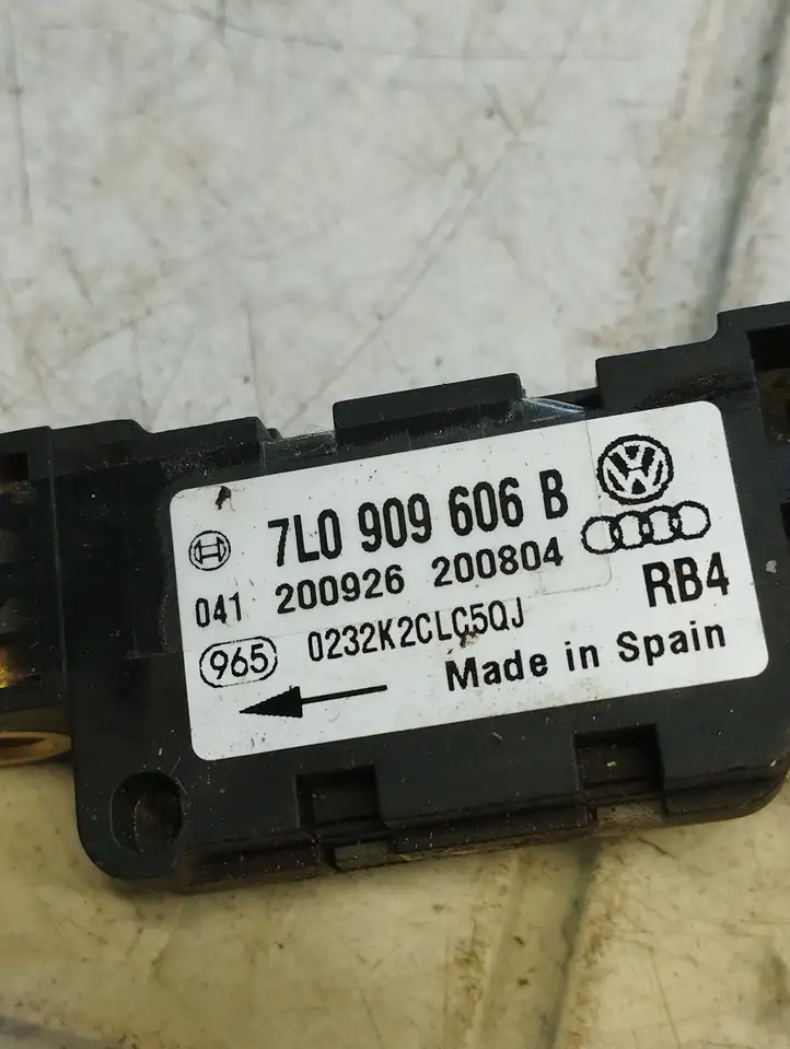 Volkswagen Touareg I (2002 - 2010) 7L0909606B Датчик удара SRS — фото 2