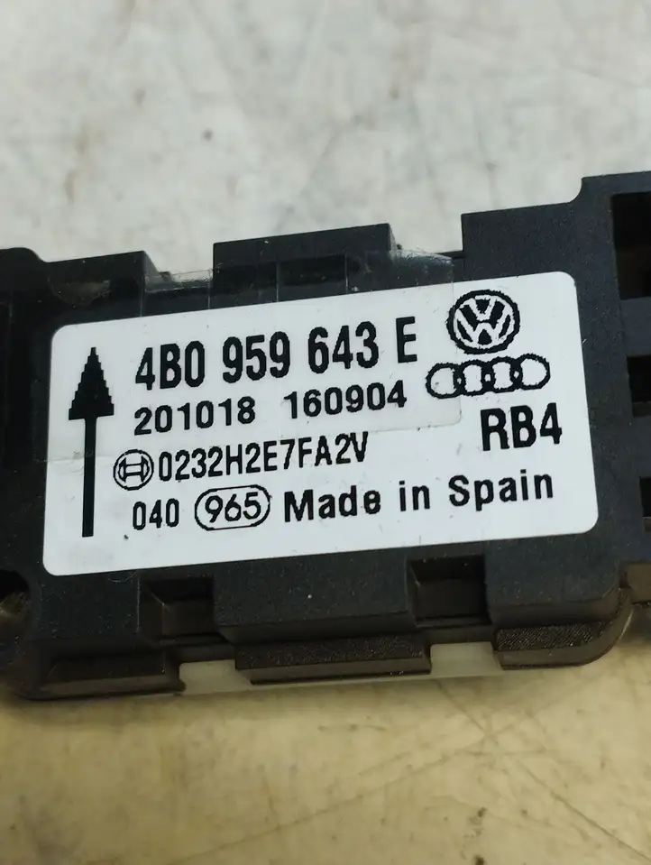 Volkswagen Touareg I (2002 - 2010) 4B0959643E Датчик удара SRS — фото 2