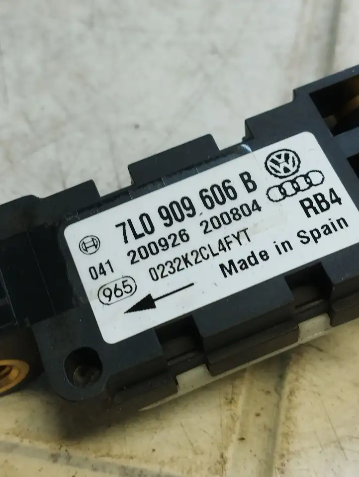 Volkswagen Touareg I (2002 - 2010) 7L0909606B Датчик удара SRS — фото 2