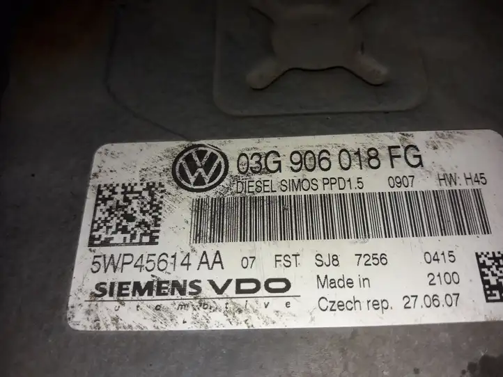 Volkswagen PASSAT B6 (2005 - 2010)  5WP45614AA Блок управления двигателя
