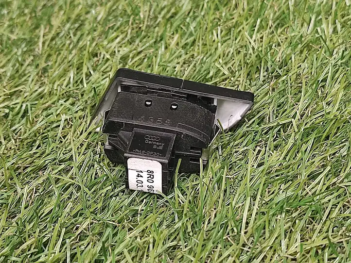 Audi Q5 SQ5 (2008 - 2012) 8R0962107A Кнопка закрытия крышки багажника — фото 3
