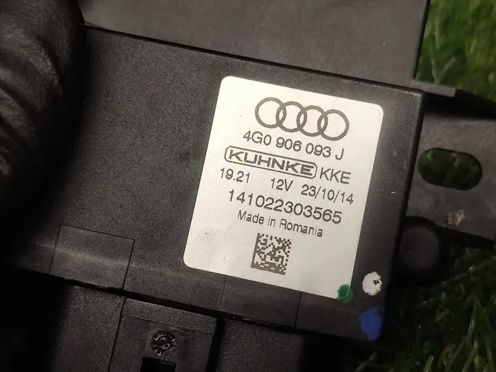 Audi A6 C7 (2011 - 2014) 4G0906093J Реле насоса горючего — фото 2
