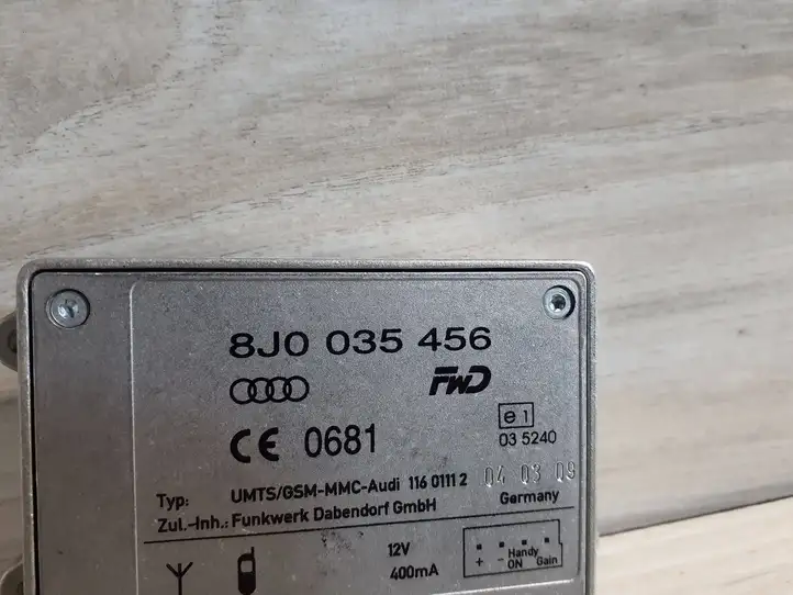 Audi A3/S3 8P (2004 - 2008) 8J0035456 Усилитель антенны — фото 2