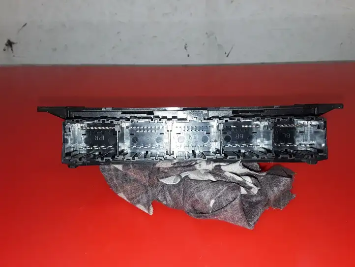 Ford Focus Grand C-MAX (2010 - 2019) AV6N19G481AJ Модуль комфорта — фото 4
