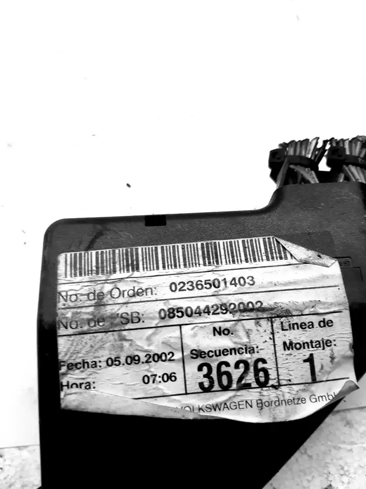 Volkswagen Polo (2001 - 2005) 6Q0941828B Блок монтирования реле — фото 2