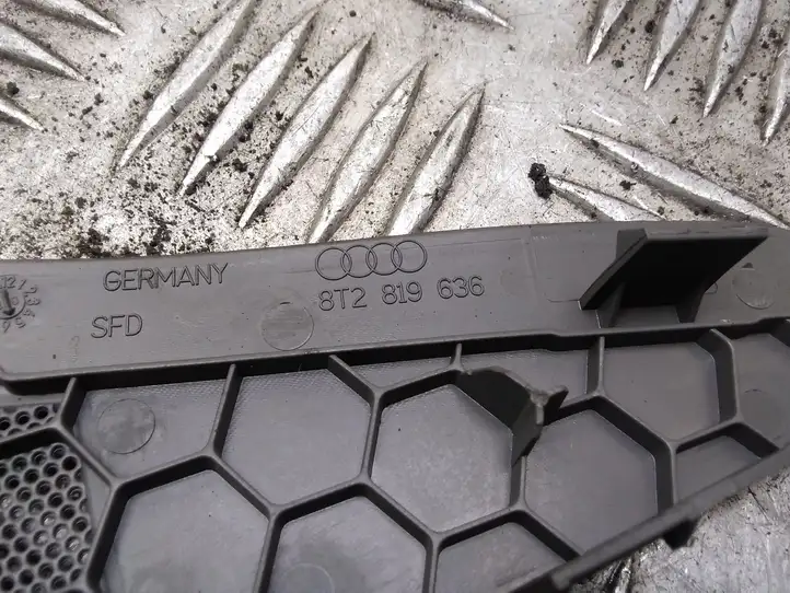 Audi A5 (2007 - 2011)  8T2819636 Другая деталь салона