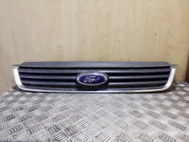 Ford Kuga I (2008 - 2012) 8V418200AC Верхняя решетка радиатора — фото 1