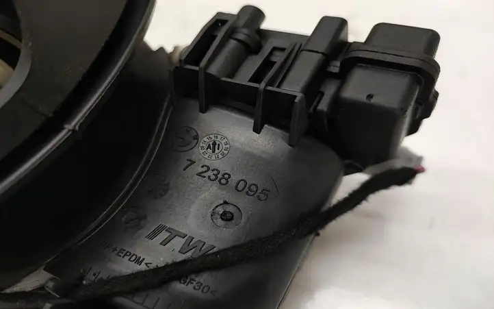 BMW 1 F20 F21 (2011 - 2019) 7238095 Крышка топливного бака — фото 2