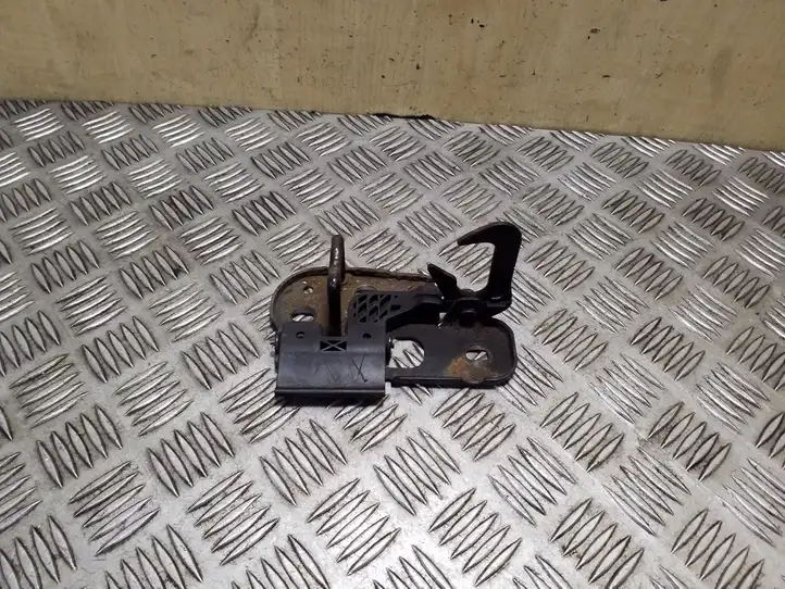Volkswagen PASSAT B6 (2005 - 2010) Кронштейн замка капота — фото 1