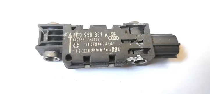 Audi A4 S4 B8 8K (2007 - 2011) 8E0959651A Датчик удара SRS — фото 1