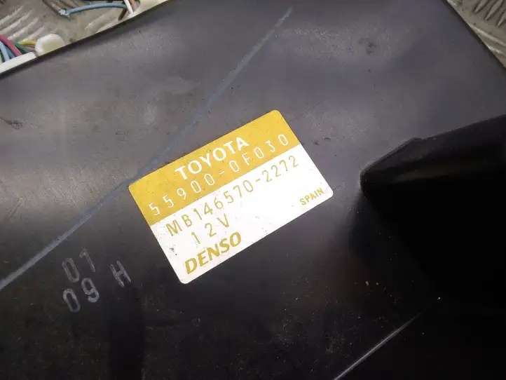Toyota Corolla Verso AR10 (2004 - 2009) 559000F030 Блок управления климат-контролем — фото 3
