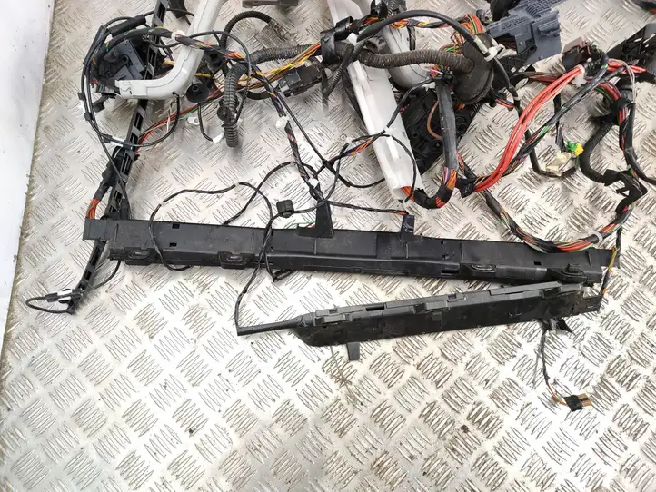 Opel Astra H (2004 - 2009) 13198860 Прочая электропроводка — фото 8