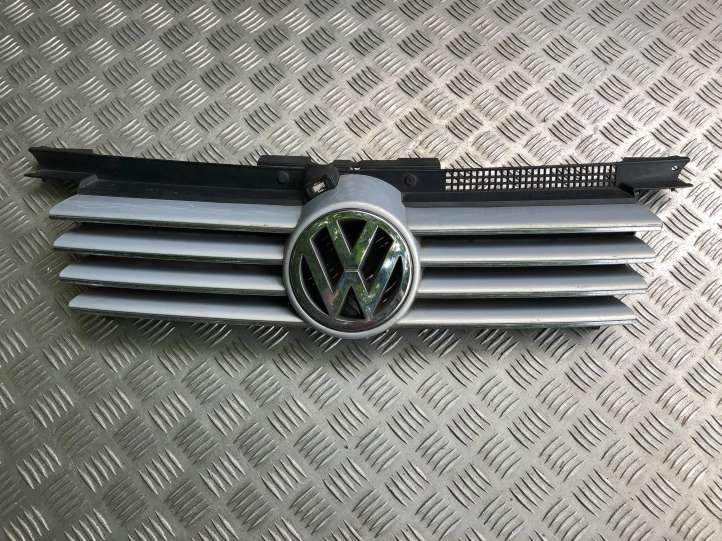 1J5853655C Volkswagen Bora Grotelės priekinės