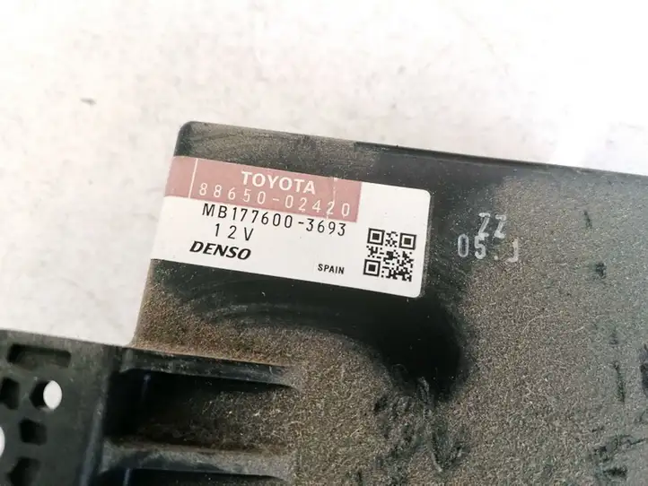 Toyota Auris 150 (2006 - 2012) 8865002420 Прочие блоки управления — фото 3