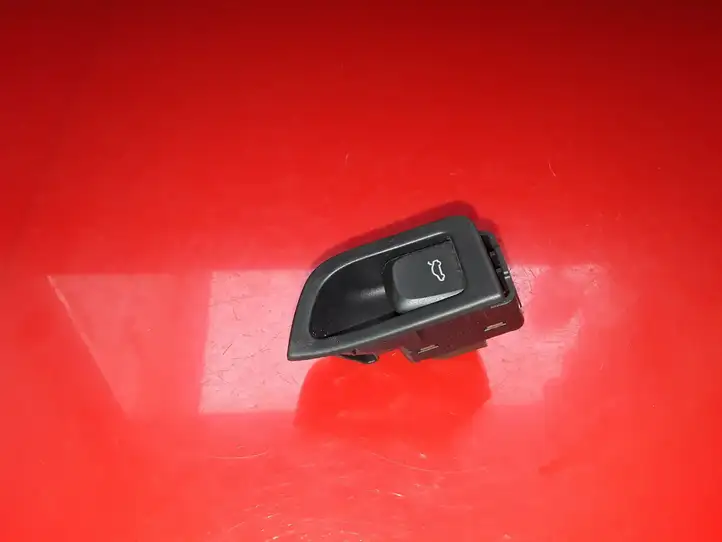 Audi A5 8T 8F (2007 - 2011) 8K0959831 Кнопка закрытия крышки багажника — фото 1