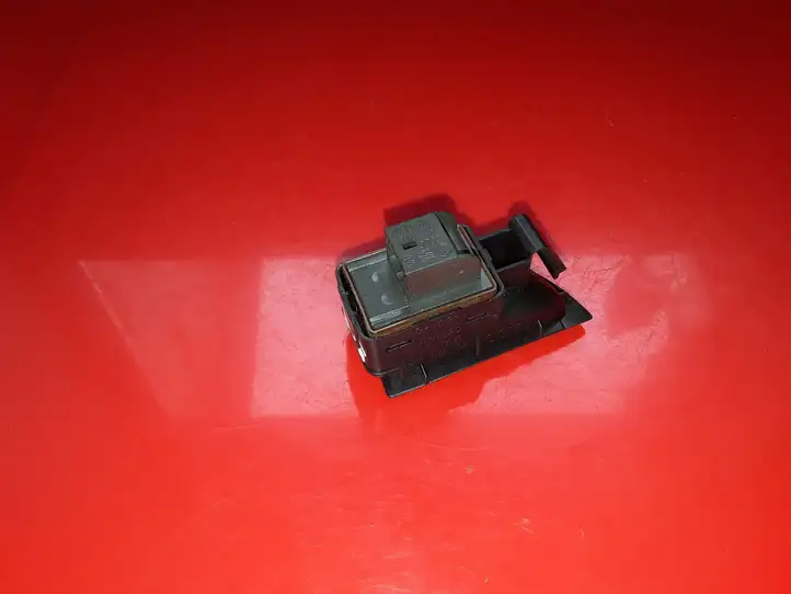 Audi A5 8T 8F (2007 - 2011) 8K0959831 Кнопка закрытия крышки багажника — фото 3