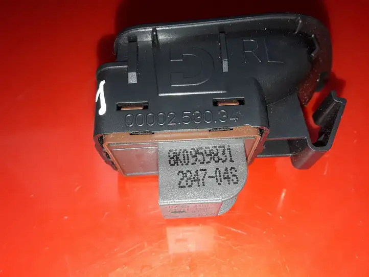 Audi A5 8T 8F (2007 - 2011) 8K0959831 Кнопка закрытия крышки багажника — фото 5