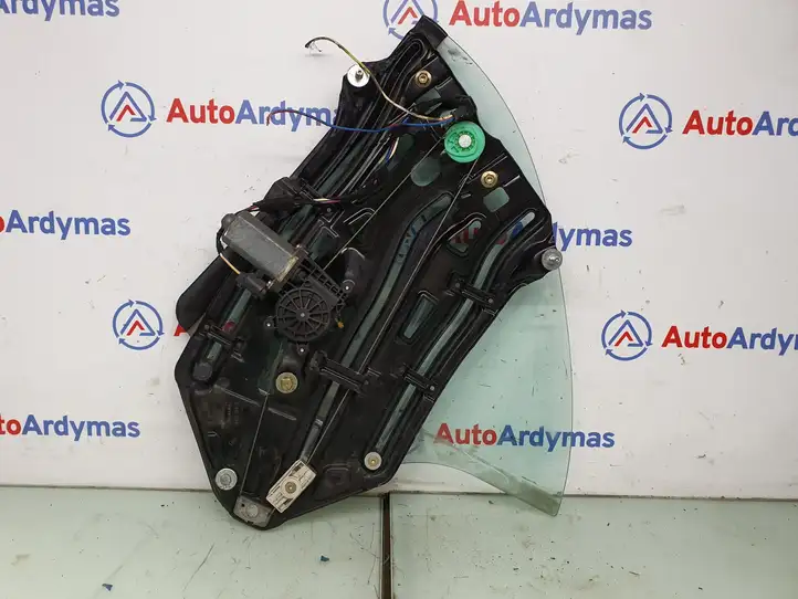 BMW 3 E46 (1998 - 2005) 8209424 Стекло задней двери — фото 2