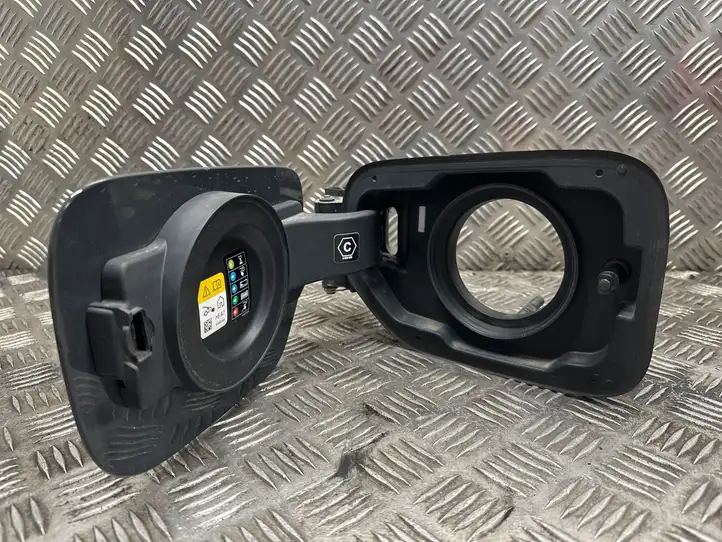 BMW 3 G20 G21 (2019 - ) 9323528 Крышка зарядного разъема — фото 2