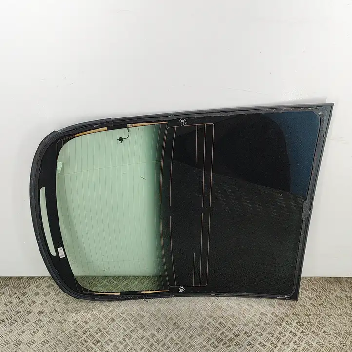 Tesla Model 3 (2017 - 2023) 164764500E Заднее стекло — фото 2